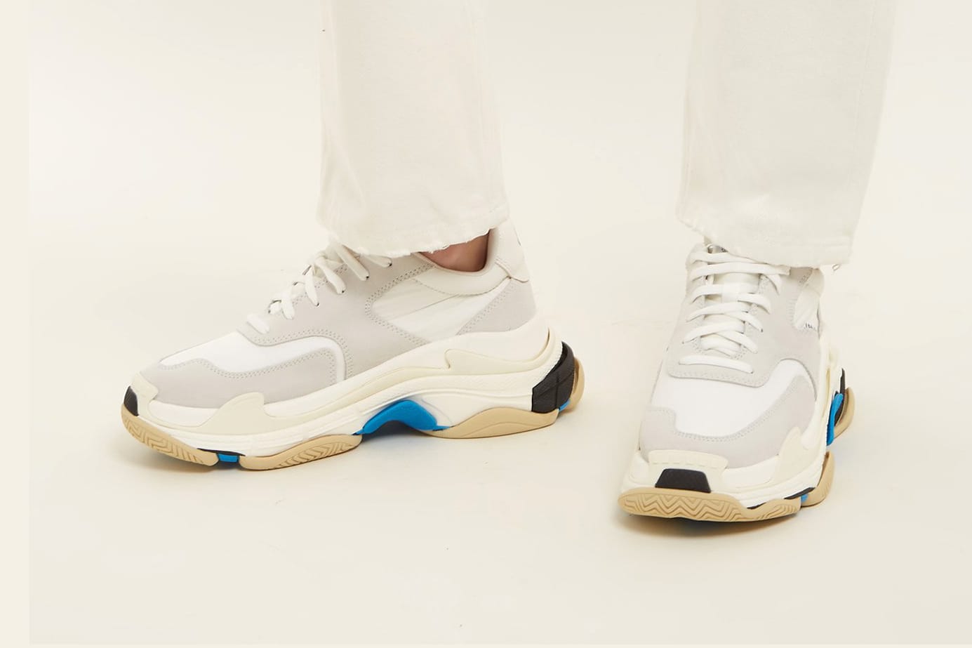 Balenciaga di colore bianco Sneakers Triple S MODES